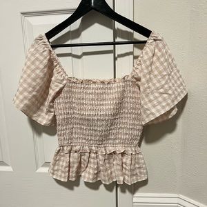 Medium “Balley Gingham Top”, beige/white checkered, brand new never been worn!